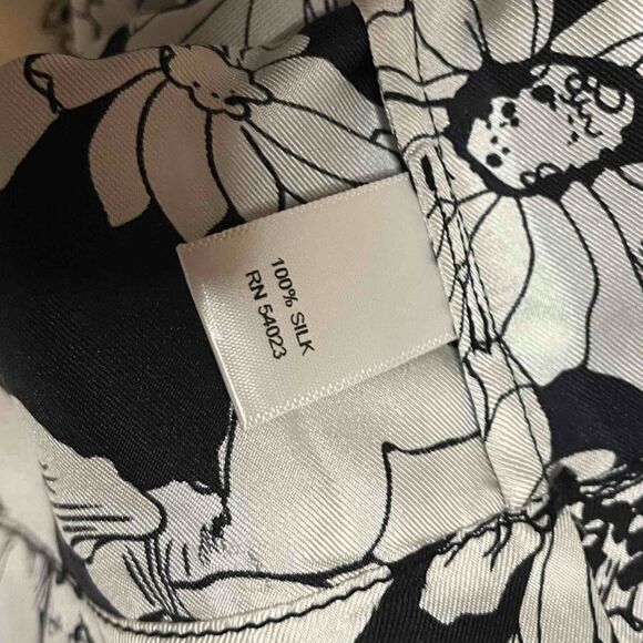 Banana Republic Black/White floral Short Sleeve Dress Sz 2 100% Silk Classic - Picture 8 of 8